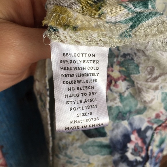 Umgee Fit and Flare Floral Top - Picture 7 of 7